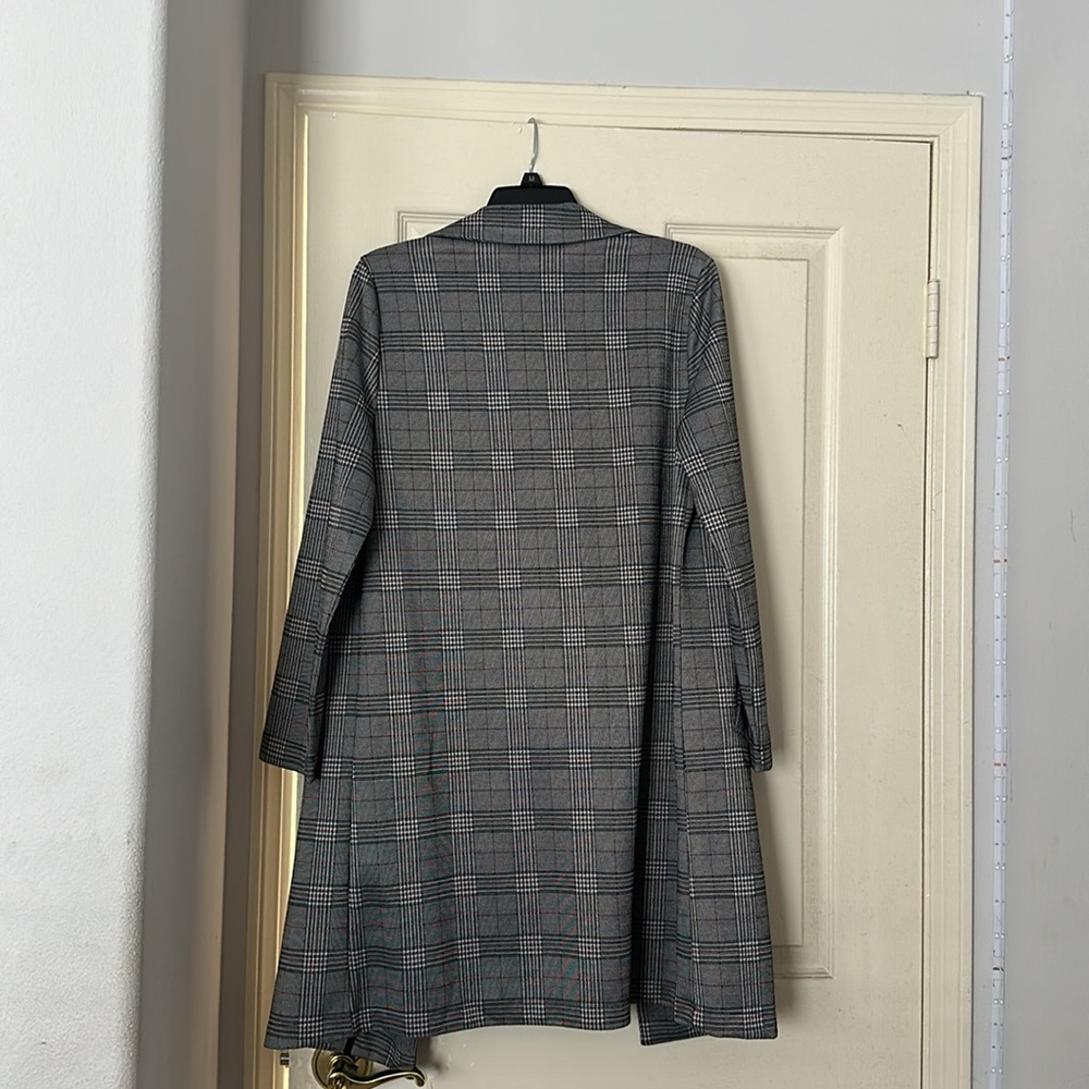 plaid trench coat! brand new with tags and no imperfections. never been worn! - Picture 2 of 2